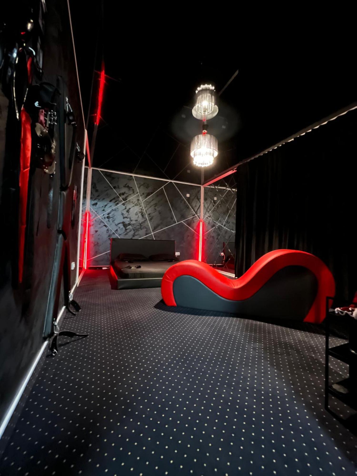 Adult Only Fantasy Room Βουκουρέστι Εξωτερικό φωτογραφία